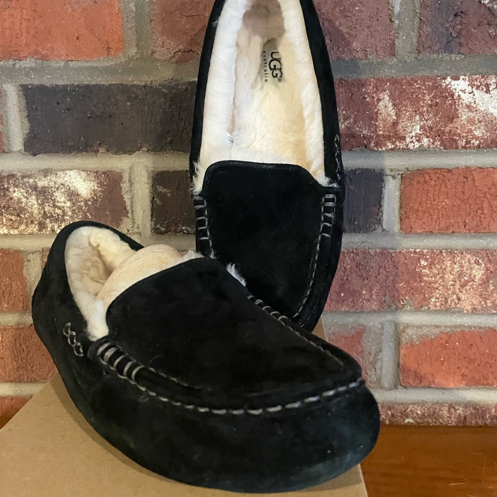 UGG W Ansley Black Slippers w/ Cream Lining - Picture 4 of 7